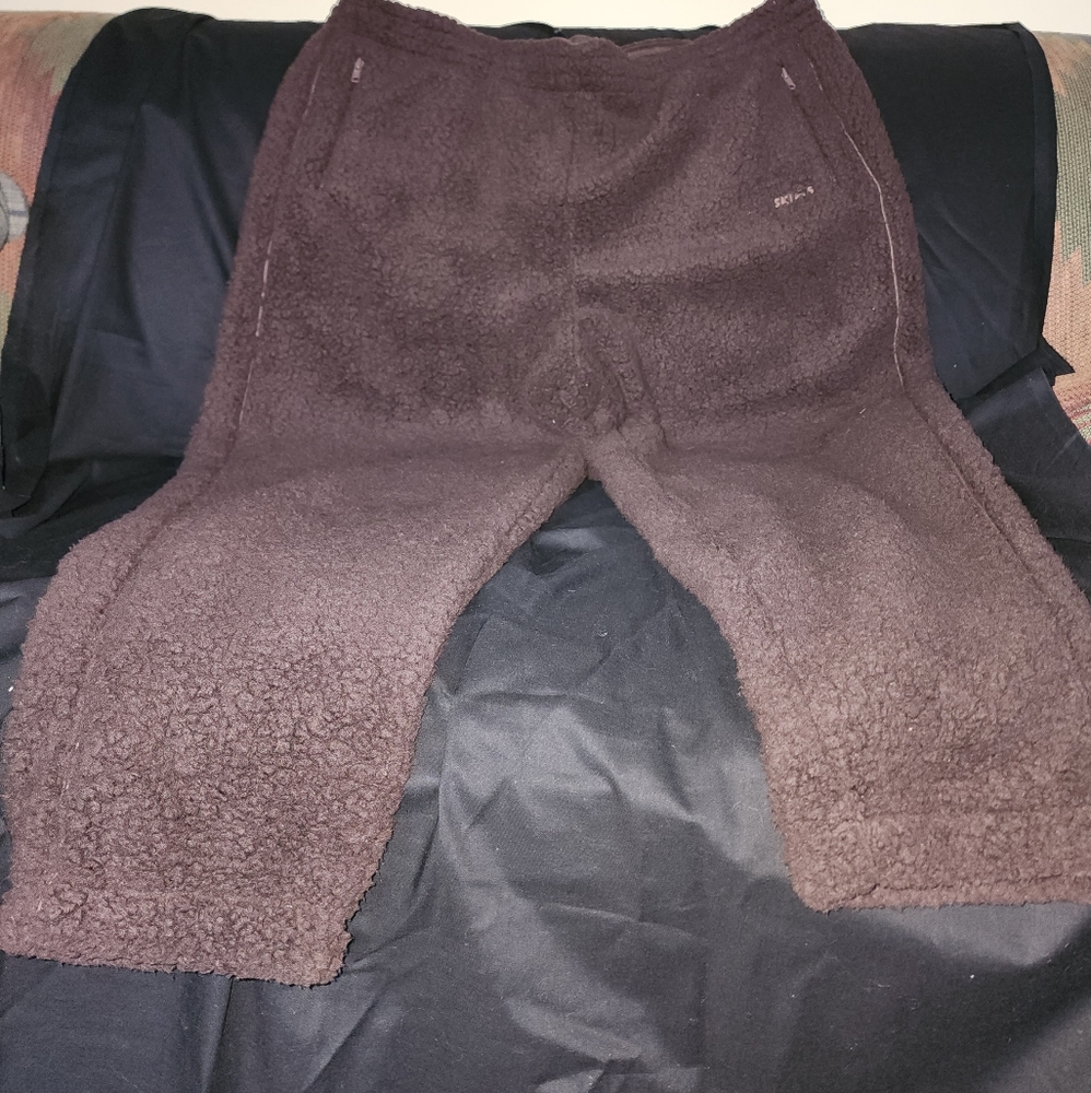 SKIMS NWT oversized Boucle/Sherpa joggers
